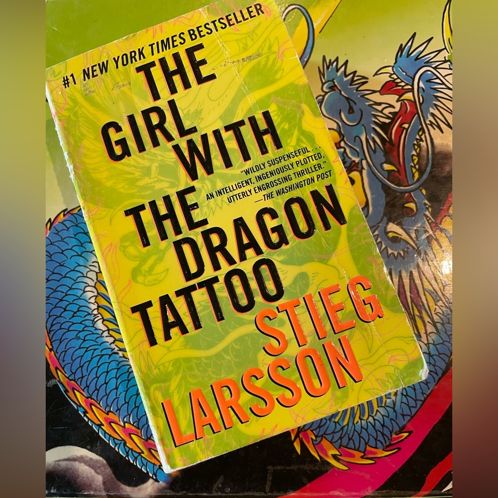 THE GIRL WITH THE DRAGON TATTOO By Stieg Larsson Paperback Book 💖🐲💖